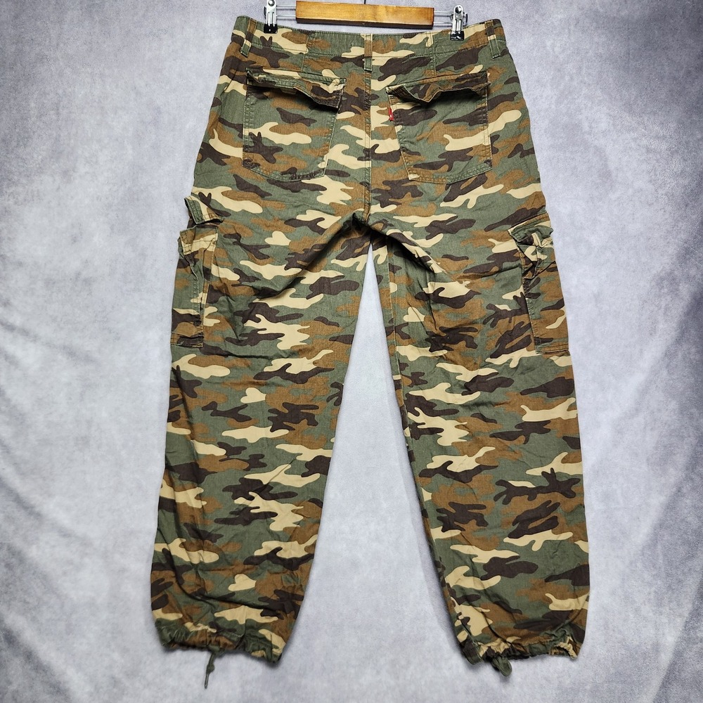 Levis 94 Baggy Camo Cargo Jogger‎ Pants Green Camouflage Mens size 31x30 Tapered